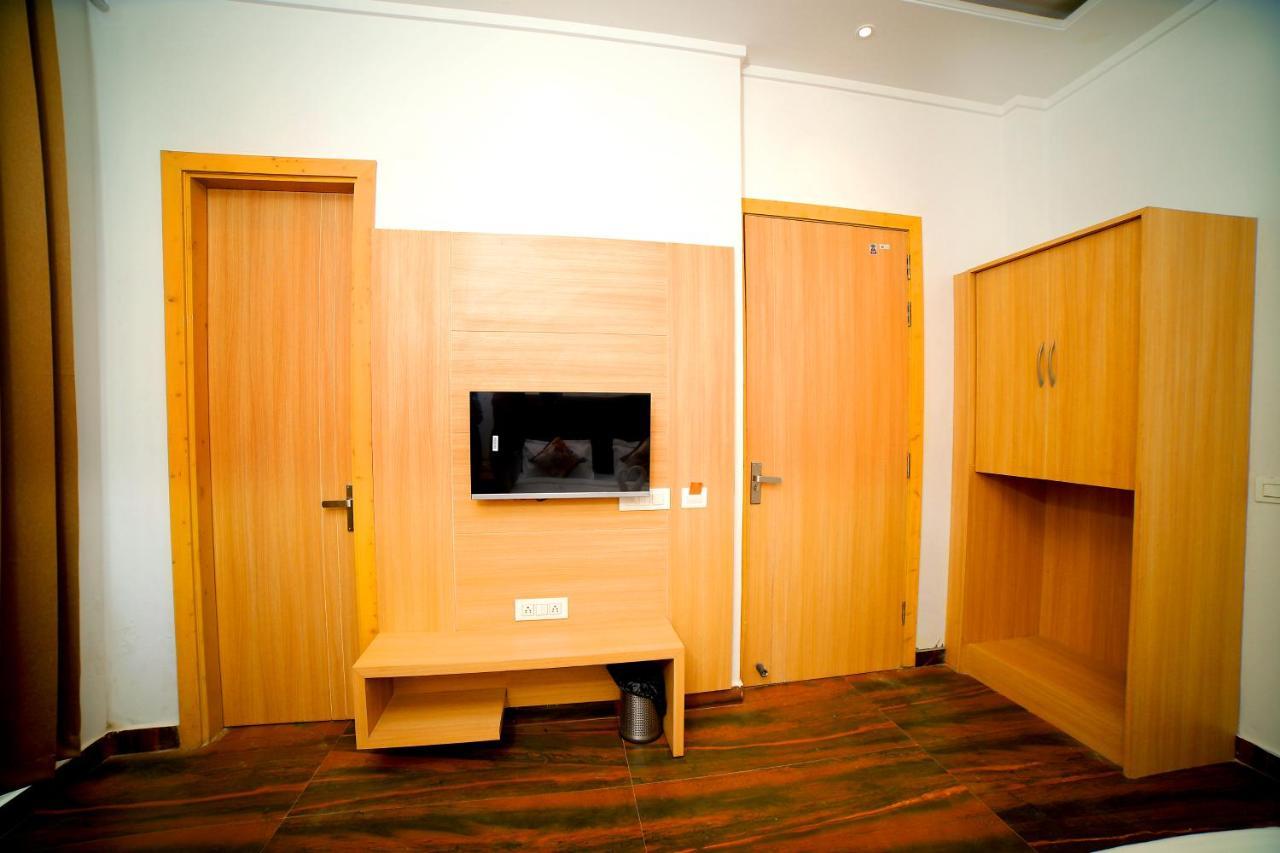 Hotel Diamond View Amritsar Exterior photo